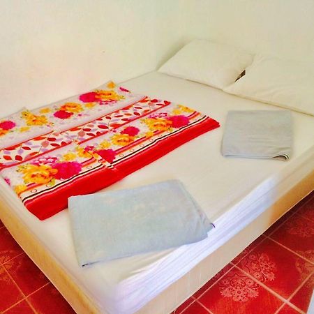 Bung House Hotel Phi Phi Islands Exterior photo