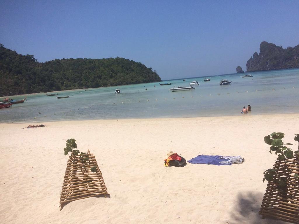 Bung House Hotel Phi Phi Islands Exterior photo