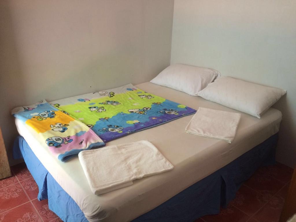 Bung House Hotel Phi Phi Islands Exterior photo
